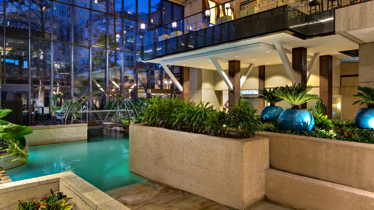 Hyatt-Regency-San-Antonio-Riverwalk-P159-River-Level-View.16x9